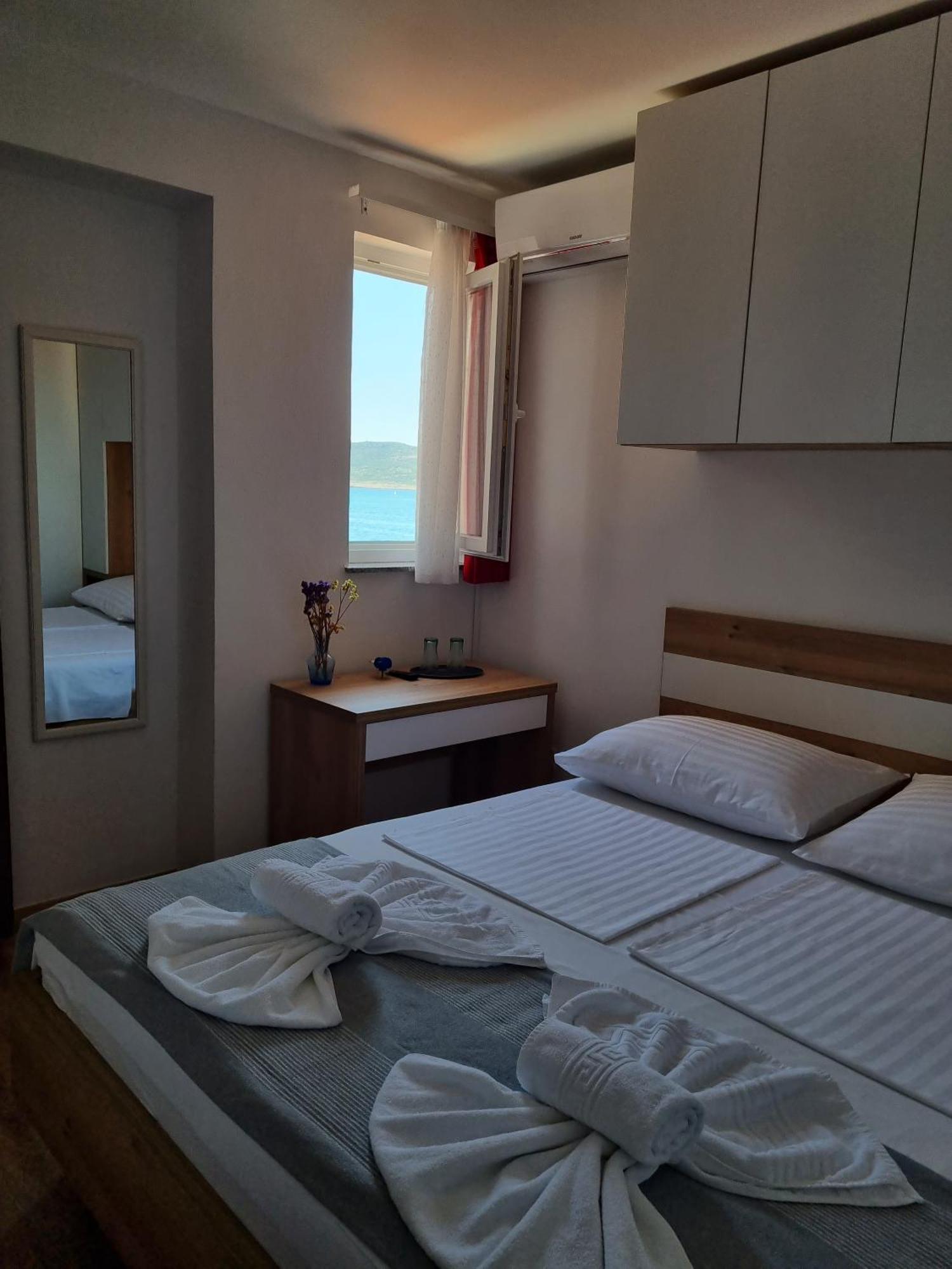 Bed And Breakfast Miramar Starigrad Paklenica Exterior foto
